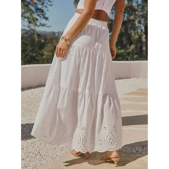 Versatile Women's Maxi Skirt - Flowy Crochet Ruffle for Every Occasion - Picture 2 of 5